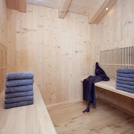 Grand In Mayrhofen With Infrared Sauna & Artistic Interiors Lägenhet